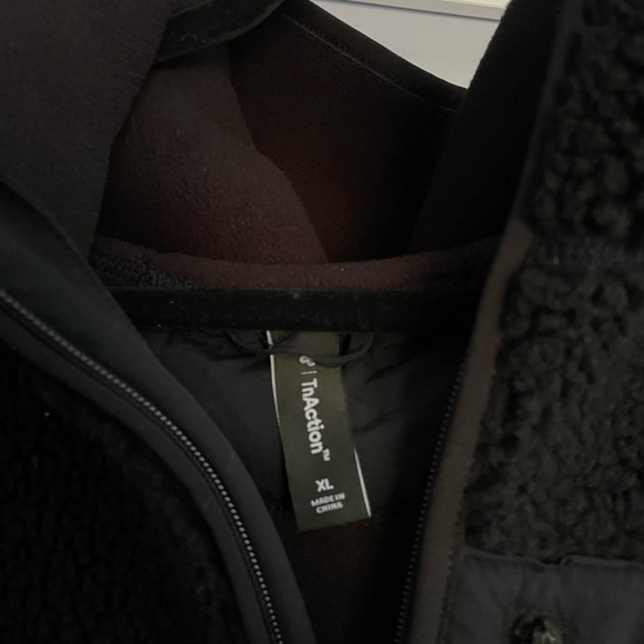 TnAction Sherpa Jacket - Picture 3 of 6